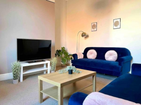 Close to city centre-Quayside bright apartment